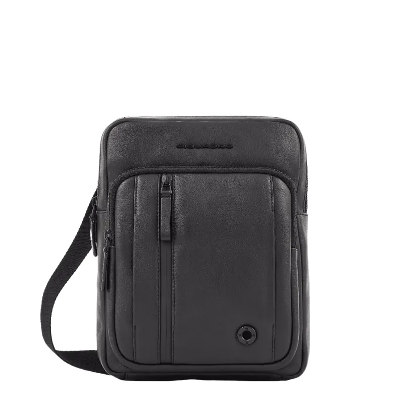 Piquadro Charlie leather crossbody bag black