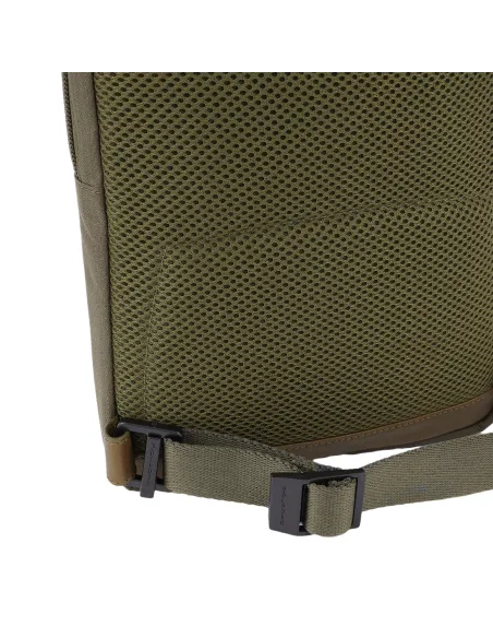 Piquadro Keith Querträgertasche aus recyceltem Stoff grün