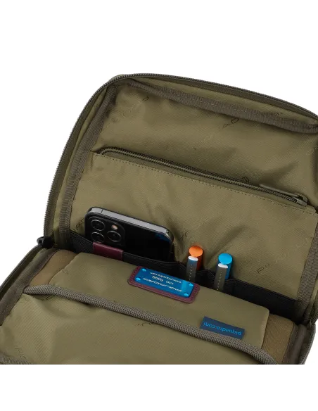 Piquadro Keith Querträgertasche aus recyceltem Stoff grün