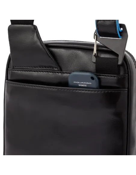 Piquadro B2 Revamp Umhängetasche mit iPad®mini-Fach schwarz