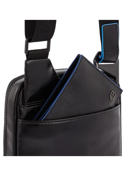 Piquadro B2 Revamp Umhängetasche mit iPad®mini-Fach schwarz