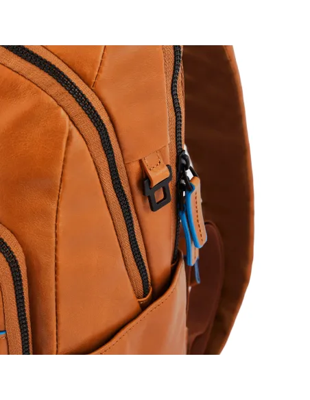 Piquadro Blue Square Revamp Lederrucksack sand