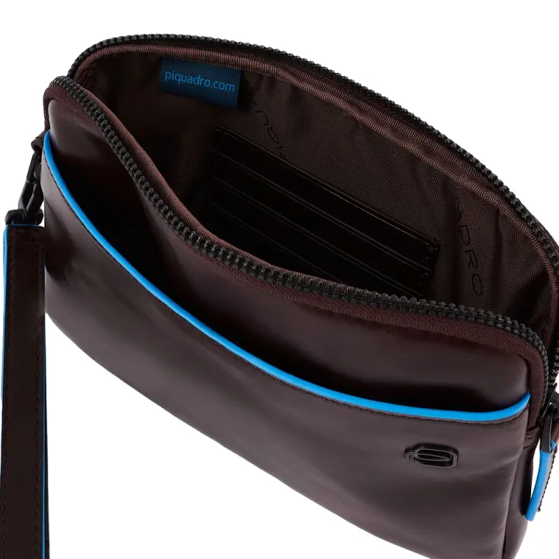 Piquadro Blue Square Revamp Pochette Tasche aus leder braun 2