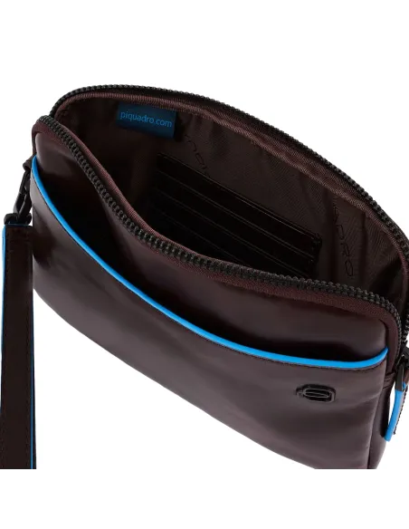 Piquadro Blue Square Revamp Pochette Tasche aus leder braun