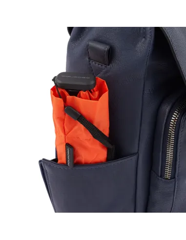 Cartella con patta a doppia chiusura...