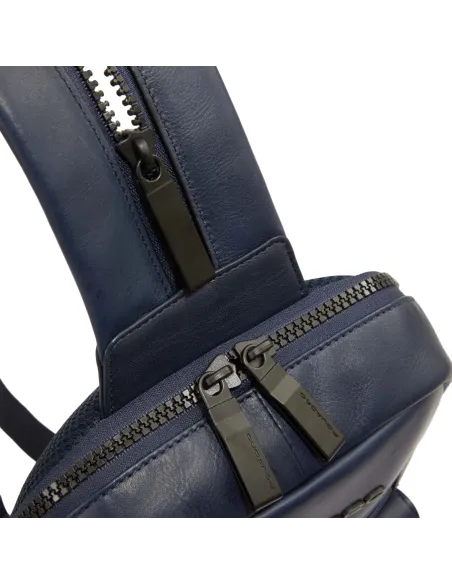 Umhängetasche mit iPad®mini-Fach Piquadro Finn, schwarz