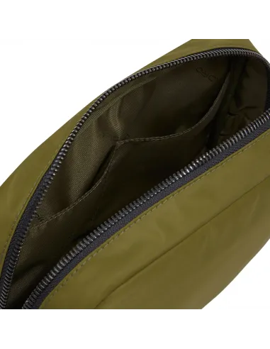 Toiletry bag in recycled fabric, green