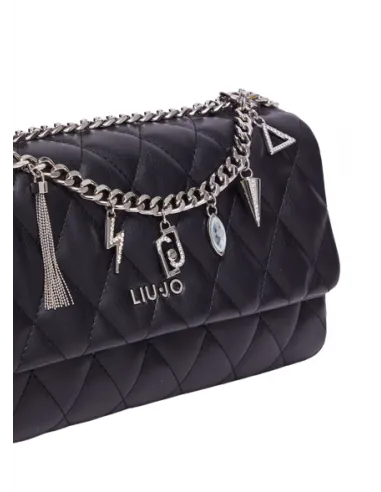 Borsa donna con pattina e accessorio...