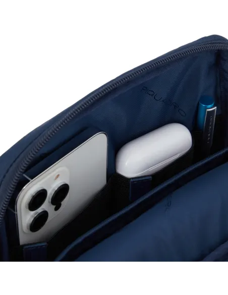 Piquadro Wallaby Umhängetasche aus rezykliertem Stoff mit iPad®-Fach, blau
