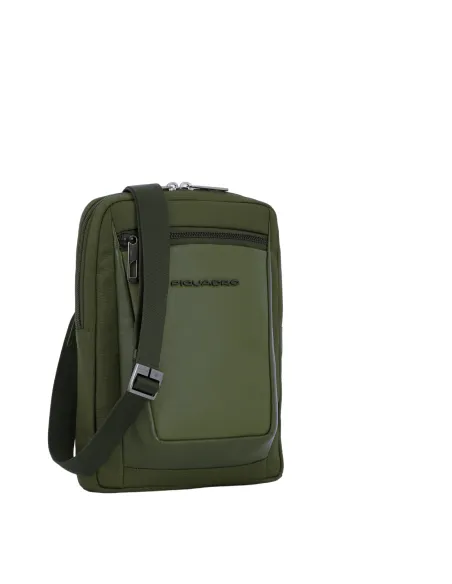 Piquadro Wallaby Umhängetasche aus rezykliertem Stoff mit iPad®-Fach, grün