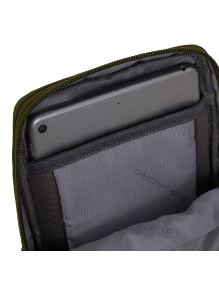 Piquadro P16 Special2 Umhängetasche aus rezykliertem Stoff mit iPad®mini-Fach, grün