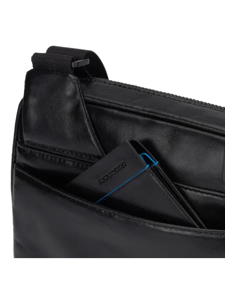 Piquadro Blue Square Revamp iPad® Umhängetasche, schwarz