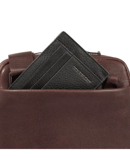 Piquadro Carl iPad®mini Umhängetasche aus Leder, schwarz