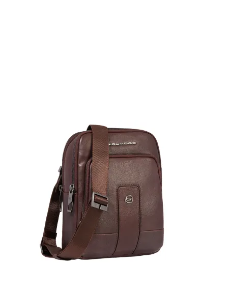Piquadro Carl iPad®mini Umhängetasche mit zwei Fächern, braun