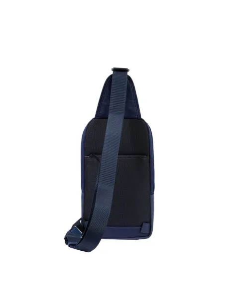 Monospalla porta iPad®mini in tessuto riciclato e pelle Piquadro Steve, blu