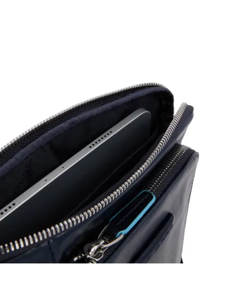 Piquadro Men's crossbody bag with Ipad® compartment blu