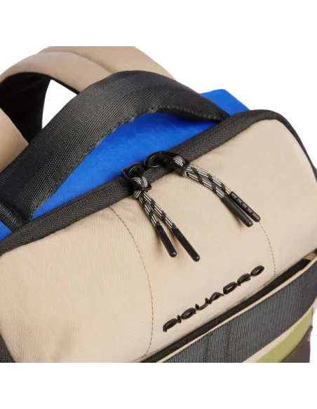 Piquadro Arne Computer und iPad® Rucksack aus recyceltem Stoff mit Schuhfach, beige-blau