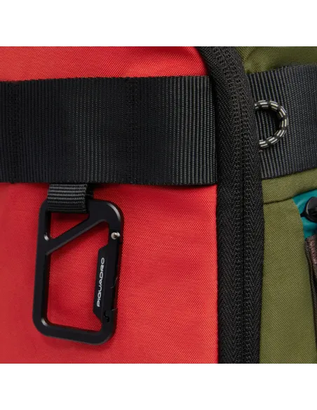 Piquadro Arne Computer und iPad® Rucksack aus recyceltem Stoff mit Schuhfach, grün-orange