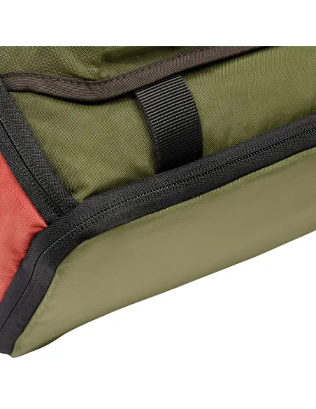 Zaino per computer e iPad® in tessuto riciclato con vano porta scarpe Piquadro Arne, verde-arancio