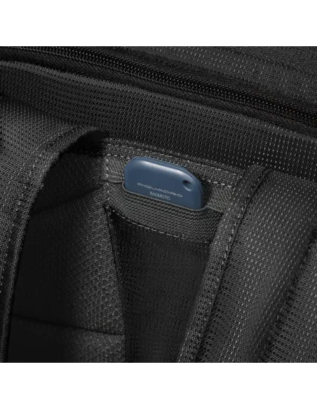Zaino da viaggio porta PC da 15,6 in  tessuto e pelle vegana Piquadro, nero