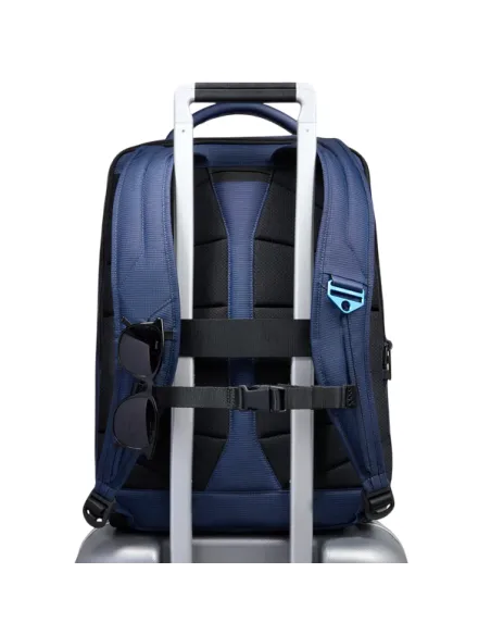 Piquadro expandable travel backpack with 17.3 PC compartment in fabric and vegan leather, blue