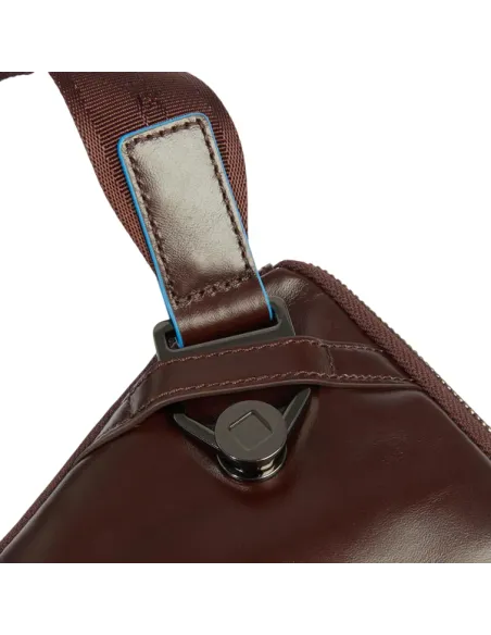 Marsupio Piquadro Blue Square con attacchi tracolla riposizionabili, mogano