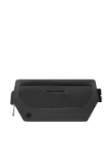 Piquadro Gürteltasche aus recyceltem Stoff, schwarz