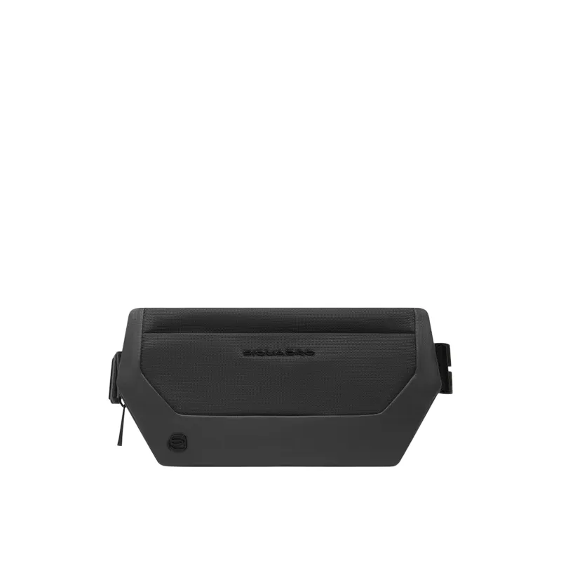 Piquadro Gürteltasche aus recyceltem Stoff, schwarz