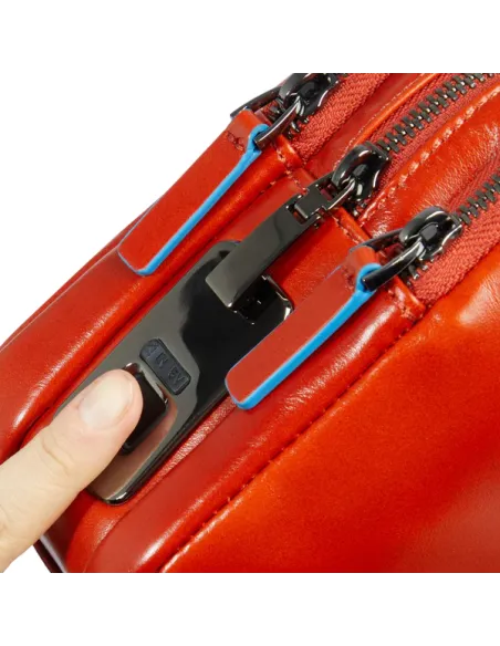 Pochette uomo con chiusura a impronta digitale Piquadro Blue Square, arancio