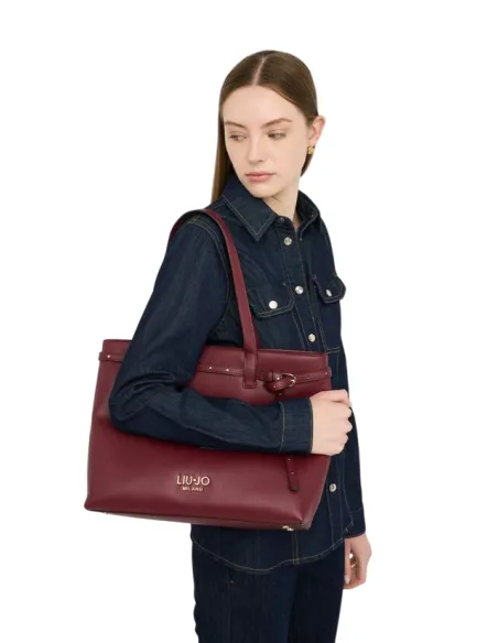 Liu Jo Shopping Bag mit Strukturoptik Metalllogo und Nietenriemen, red wine
