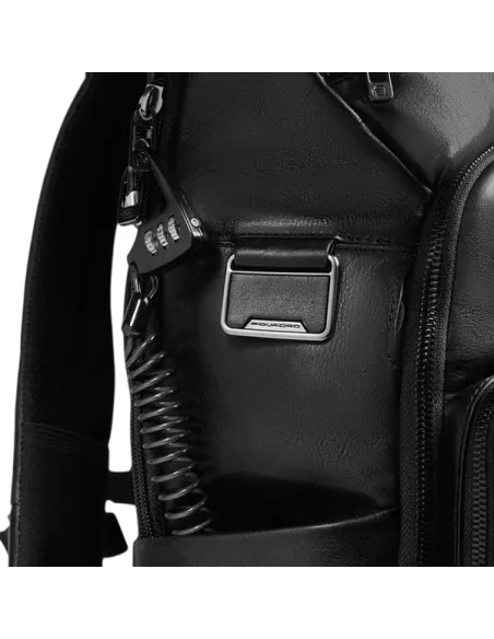 Zaino da viaggio in pelle porta pc da 15,6 e iPad® Bagmotic Piquadro Philip, nero
