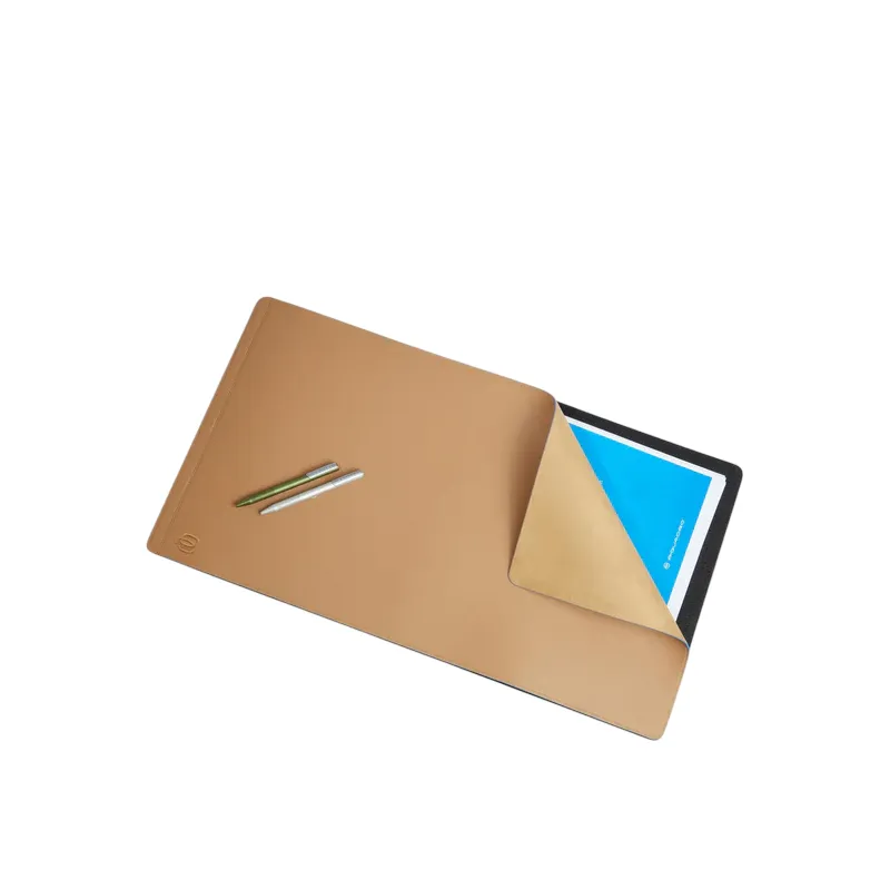 Piquadro Schreibtischunterlage aus Leder beige, Elegantes...