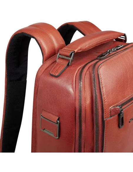 Zaino da viaggio personalizzabile in pelle porta pc da 14 Piquadro Solm, marrone