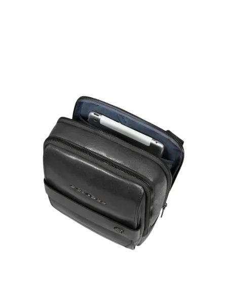 Piquadro Solm Herren iPad Mini Umhaengetasche aus Leder, schwarz