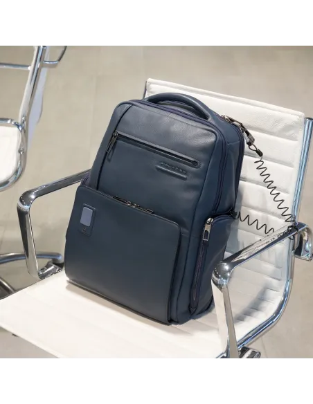 Piquadro Akron Lederrucksack mit Anti-Diebstahl-Kordel