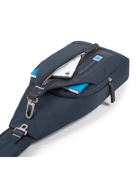 Eine Schulter mit Reißverschlussöffnung Bios