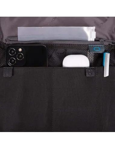 Crossbody bag in recycled fabric...