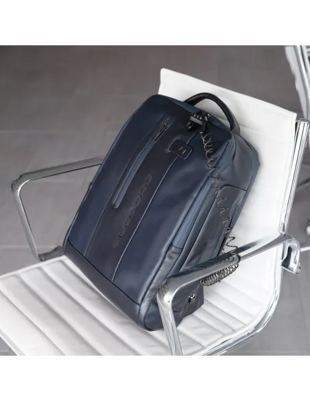 Piquadro Urban Laptop- und iPad Rucksack mit Diebstahlsicherung