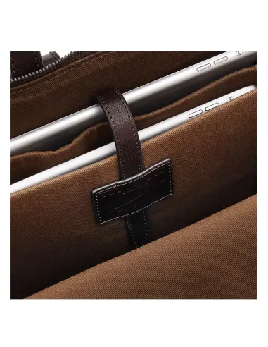 Zaino grande con apertura con zip...