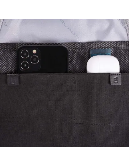 Querträgertasche aus regeneriertem Stoff und Leder