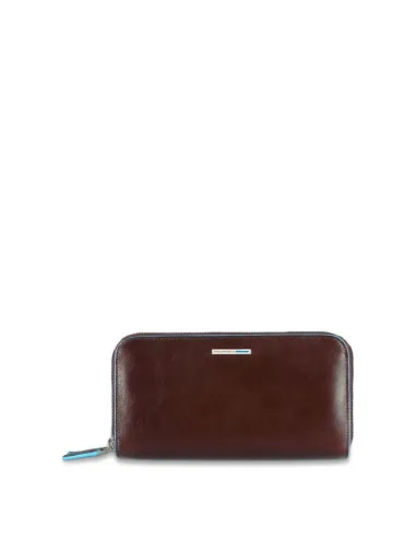 Women's leather wallet with zip opening